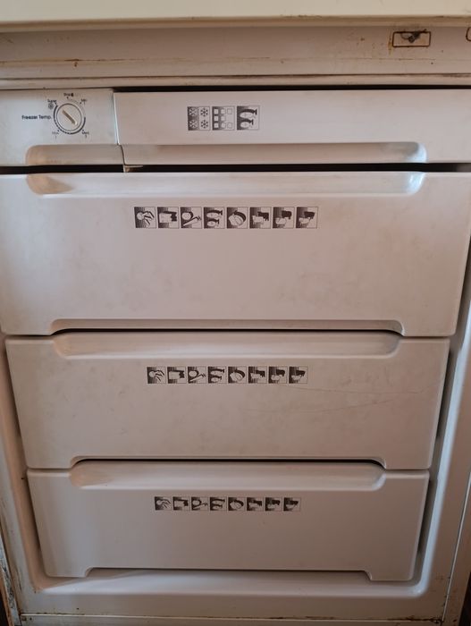 Хладилник  Goldstar 40 €