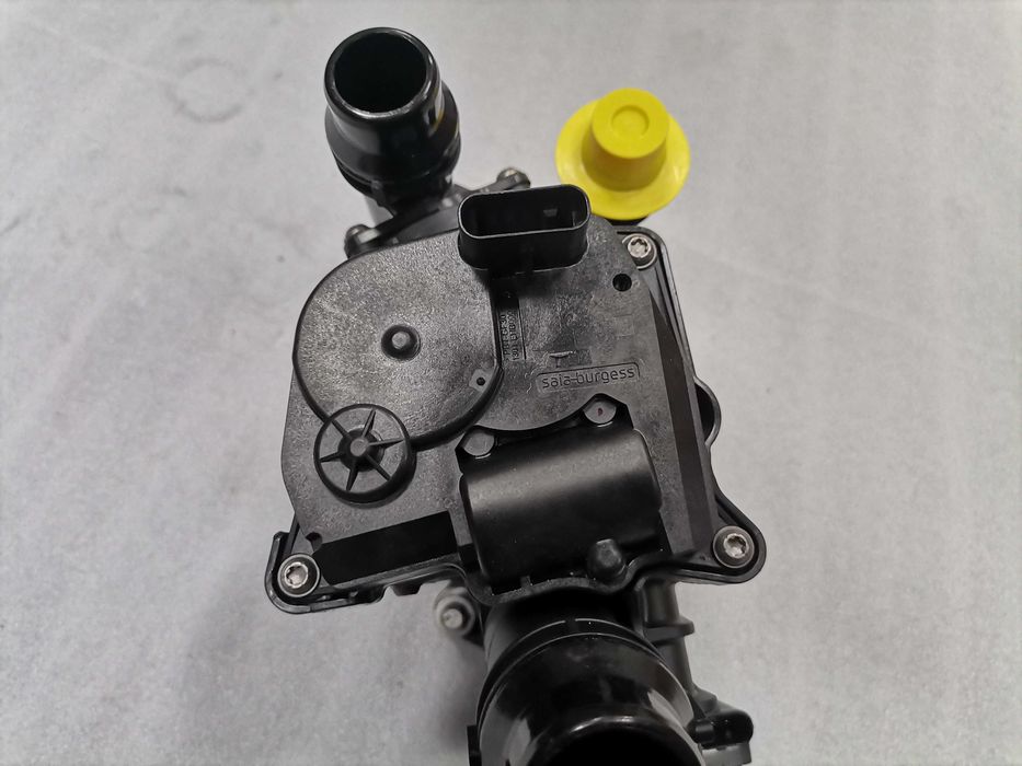 Нов Термостат 8642560 BMW B46 B48 G20 G23 G30 G01 G05 G06 20i 30i 21km