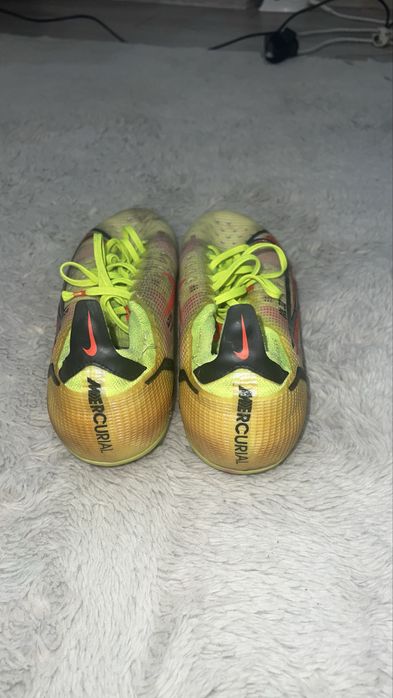 Vand ghete fotbal nike mercurial 44