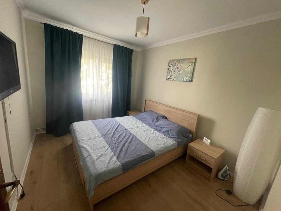 Închiriez apartament 3 camere, decomandat, cartier Obcini