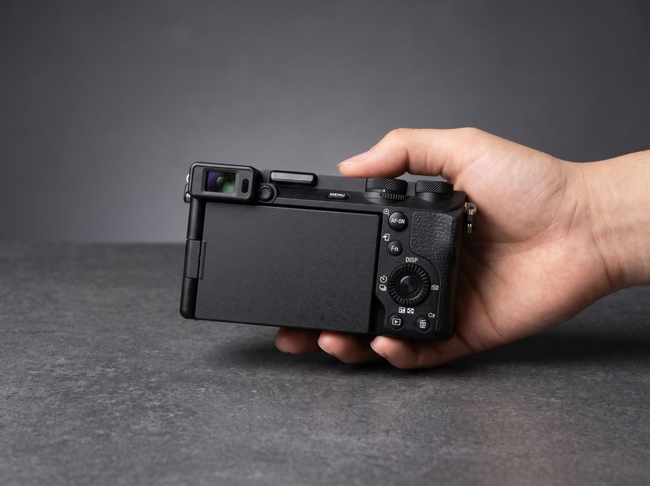 Sony a6700, пробег 937, в отличном состоянии