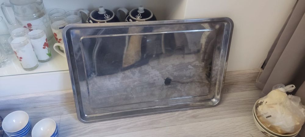 Продам поднос в отличном состоянии