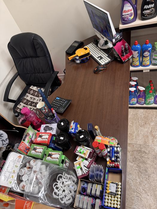 Бюро масивно и шкафче 2 чекмеджета