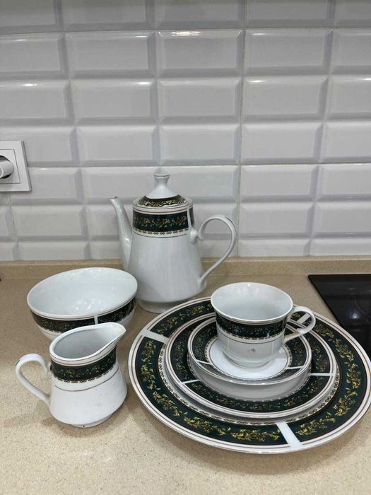 Продам тарелки для гостей