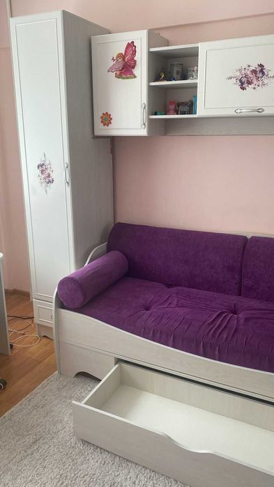 Продам диван детский для девочки