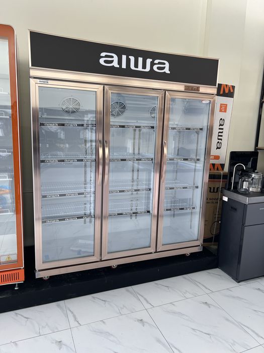 Витринный холодилник японский aiwa