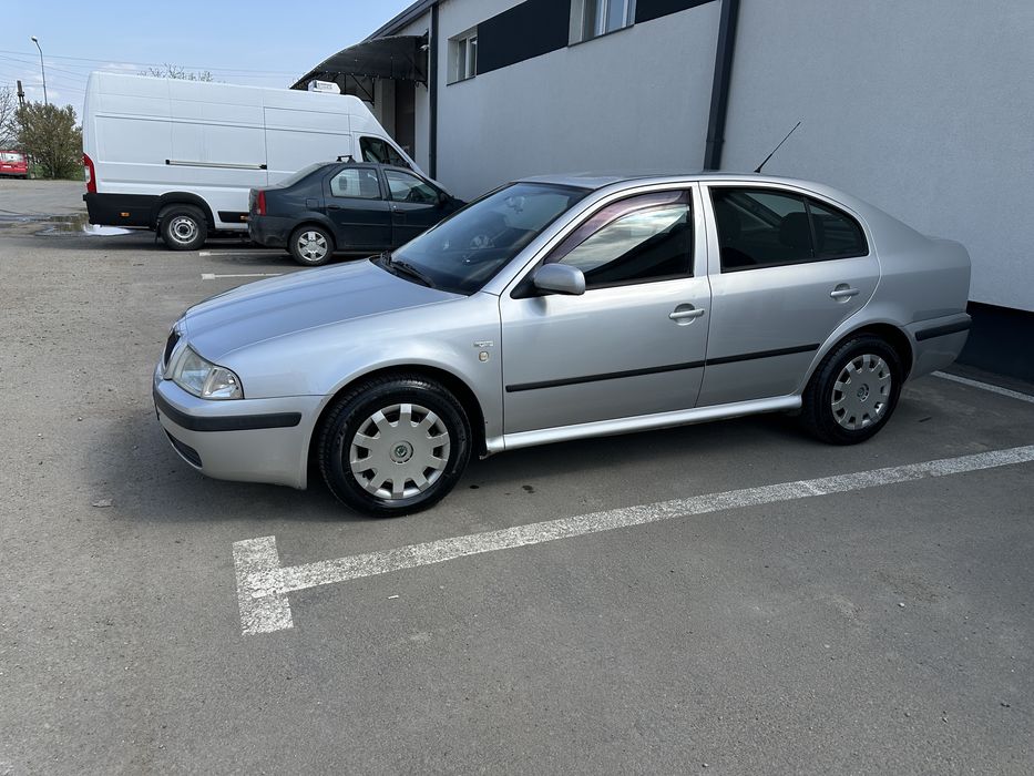 Vand Skoda Octavia 1.6 benzina
