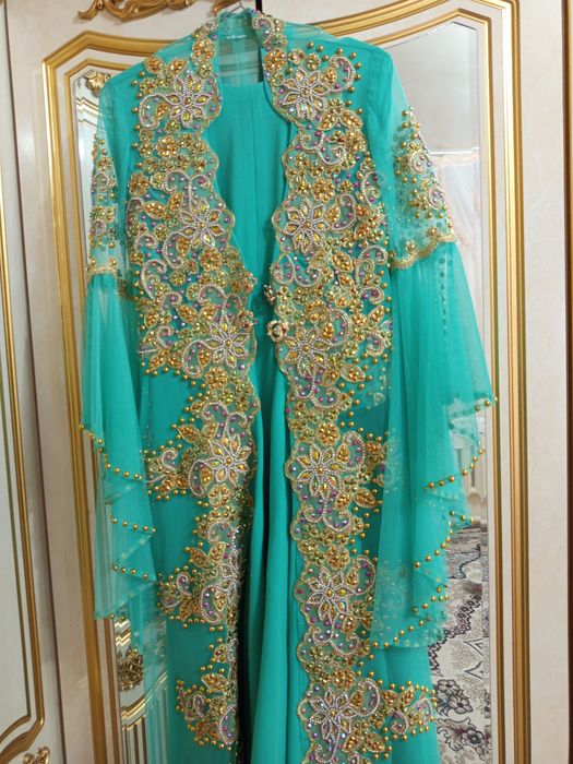 Abaya kelinlik sarpo koʻylagi sotiladi