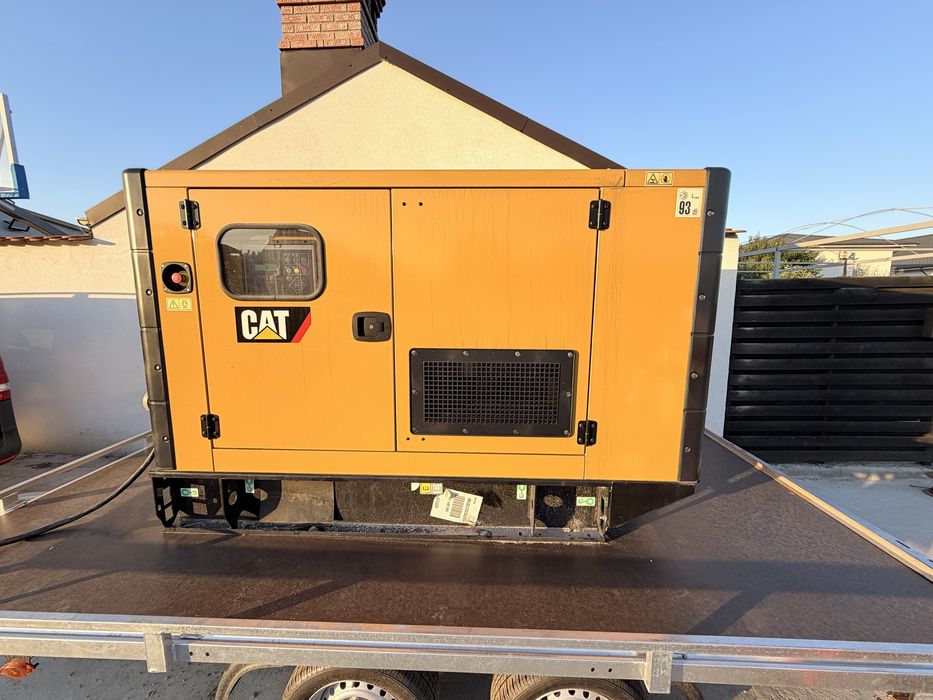 Închiriere Generator CAT 65 kVA / 52 kW – Tablou Distribuție + Transport
