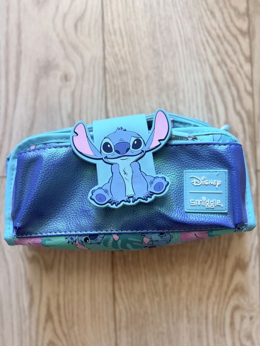 Set ghiozdan școlar și penar original Disney Stitch x Smiggle