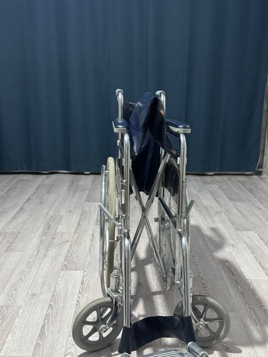 Инвалидня коляска