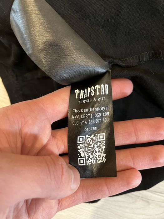 Продам оригинальнуб футболку Trapstar