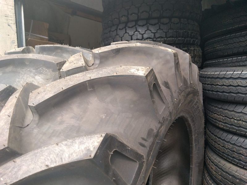 14.00-38 cu 2 ani garantie si 8Pr cauciucuri noi pentru tractoare ZYX1