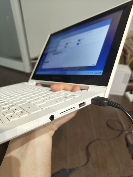 Lenovo IdeeaPad s210 touch, 4GB ram, 500 GB hdd, windows 11 pro