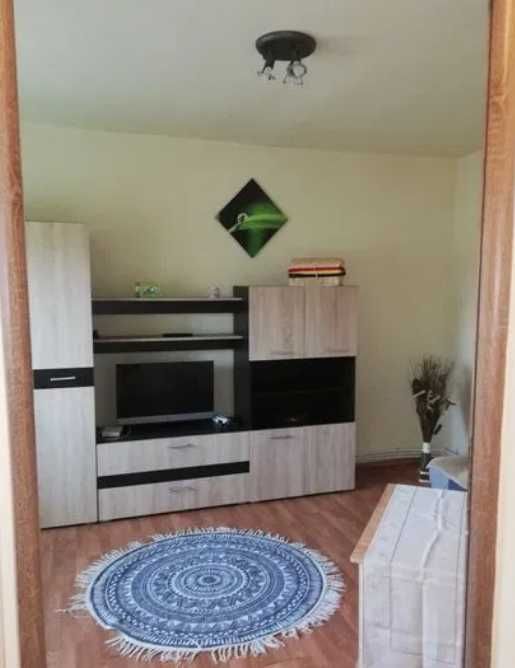 Дава се под наем Тристаен апартамент в Бургас, Акациите - 95 кв.м за 459 € - Снимка #1