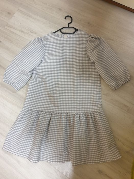 Страхотна рокля.