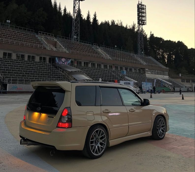 Срочно продам машину subaru