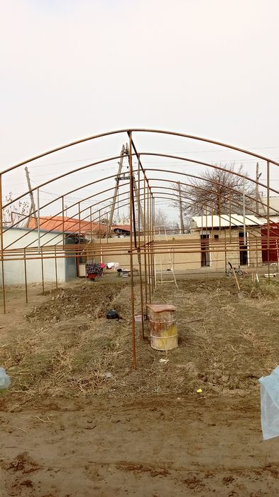 Issiqxona sotiladi narxini kelishamiz