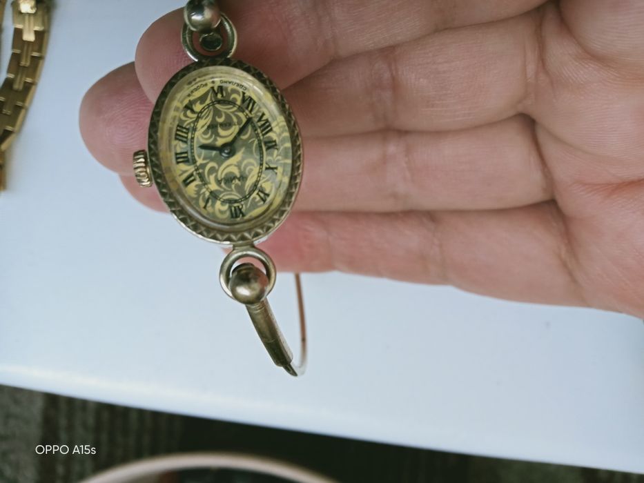 Продам женские наручные часы СССР