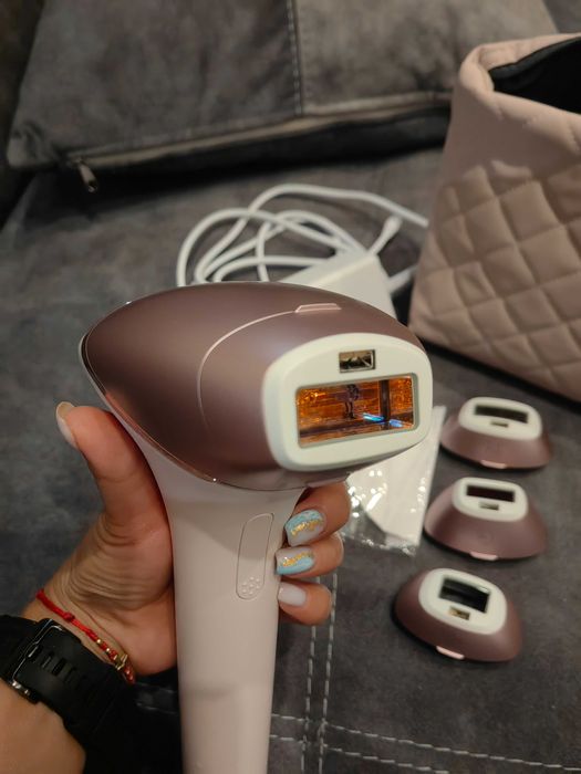 Фотоепилатор Philips BRI977/00