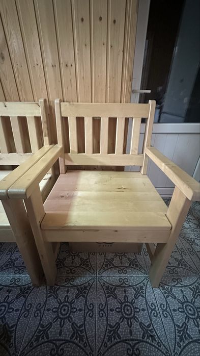 Продается стол стулья дерево