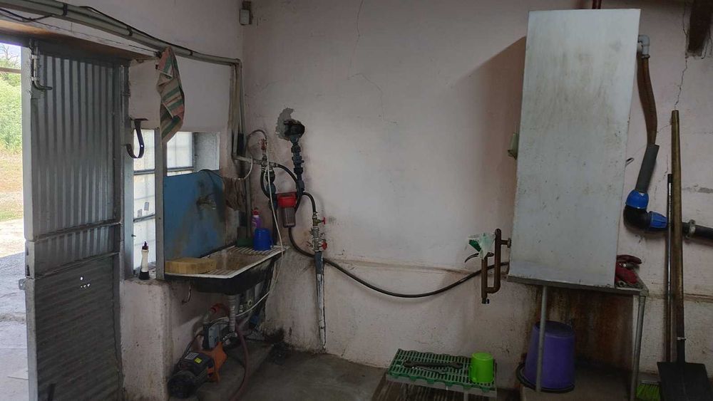 Продавам три казана за варене на ракия. Базата се намира в село БРЕСТАК област Варна.За повече информация на телефон 0889458866 Цена 60 000 евро