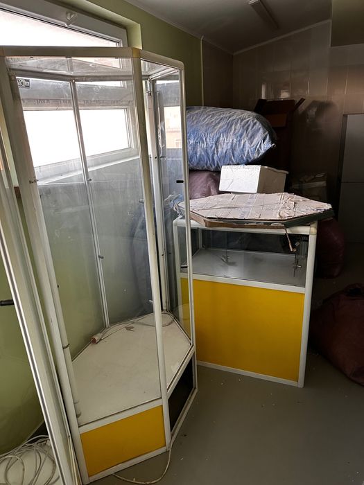 Стеклянные витрины