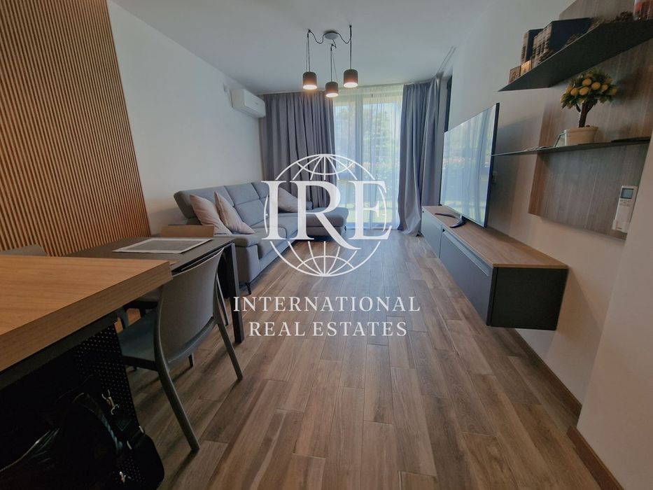 Комфотен двустаен апартамент! Луксозен комплекс! На метри от морето и