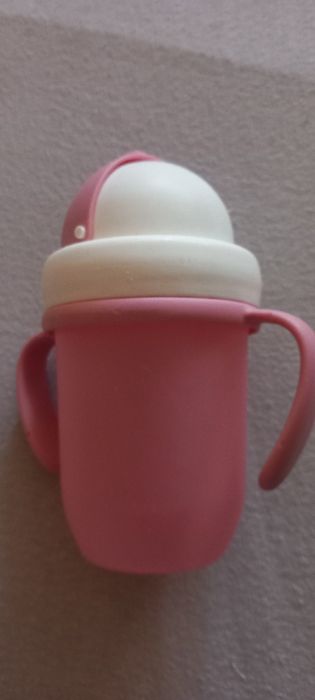 Нови козирка за баня,залъгалки за бебе,розово гумено хипопотамче и др.