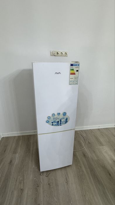 Холодильник почти новый сост