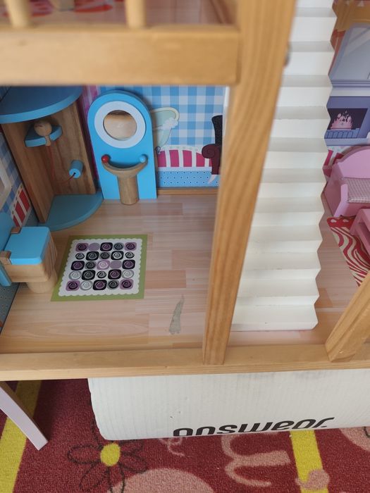 Дървена Къща за кукли