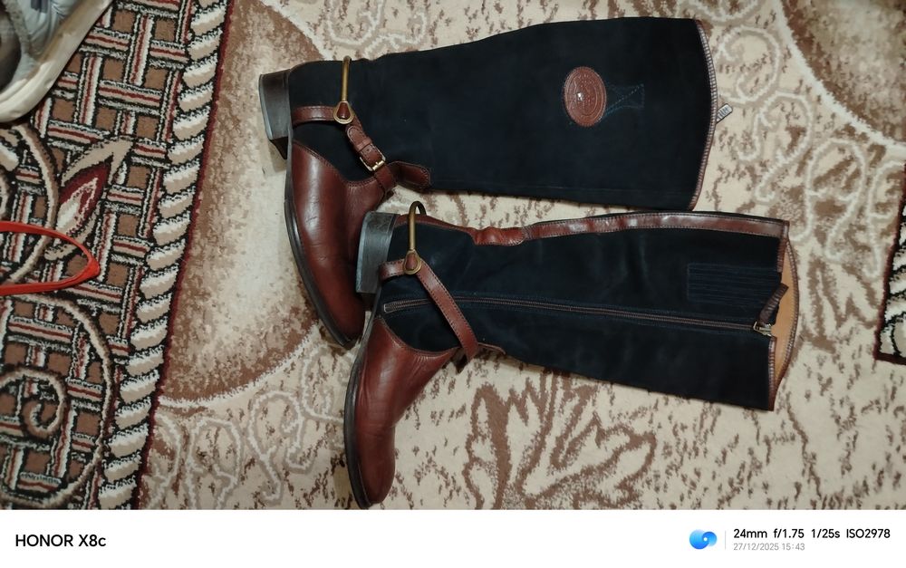 Продаю женские сапоги