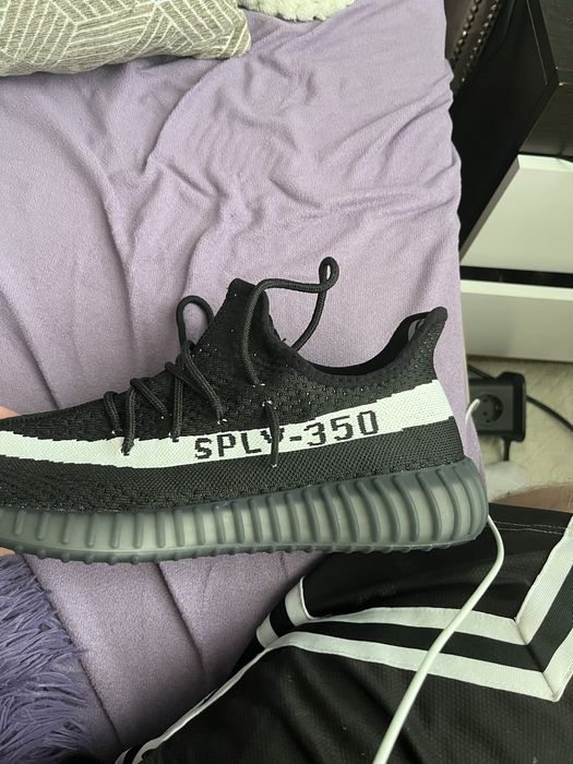 Adidasi yeezy 350