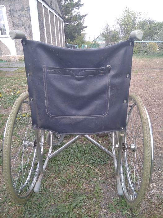Продам инвалидную коляску