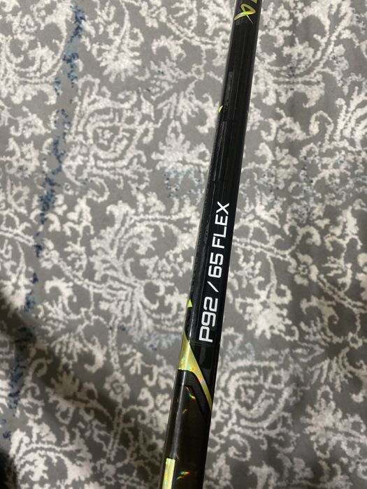 Продам клюшку бауер агент