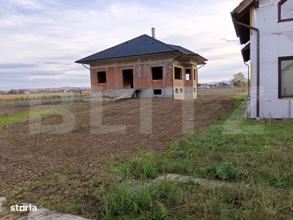 Casa de vanzare 400mp– Halmeu | teren generos de 27 arii