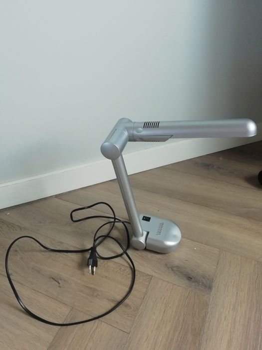 Очень экономная лампа! Новая.