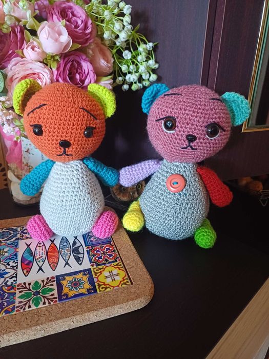 Ръчно изработени прекрасни плетени играчки.