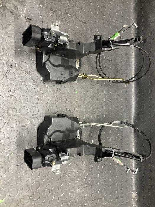 Брава/Брави лява и дясна за тойота рав4/Toyota rav4 00-05г