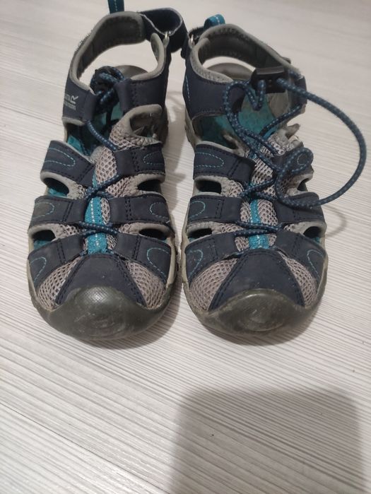 Зимни апрески за момче.Бутонки.Сандали