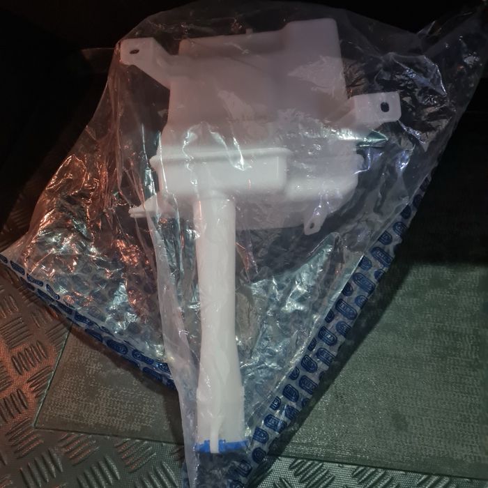 казанче за чистачки за Хюндай I 30