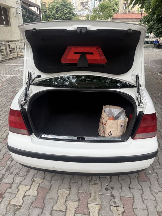 Volkswagen BORA 1.9 TDI ALH Unic Proprietar de NOUA - SCHIMB cu Retro