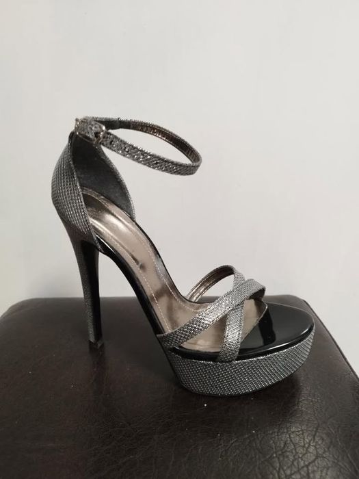 Сандали подходящи за бал