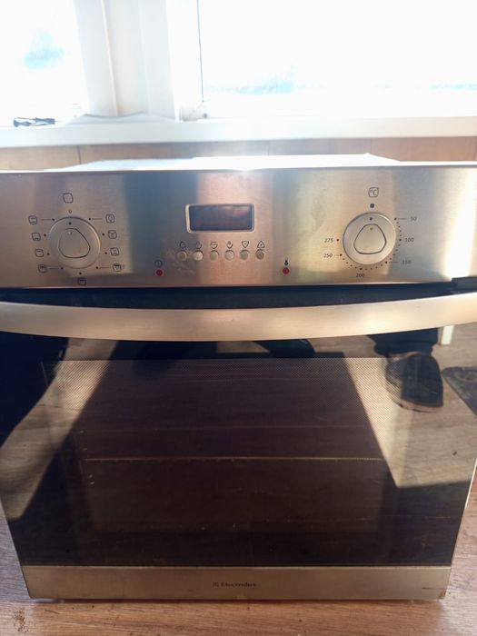 Продам встраиваемый духовой шкаф