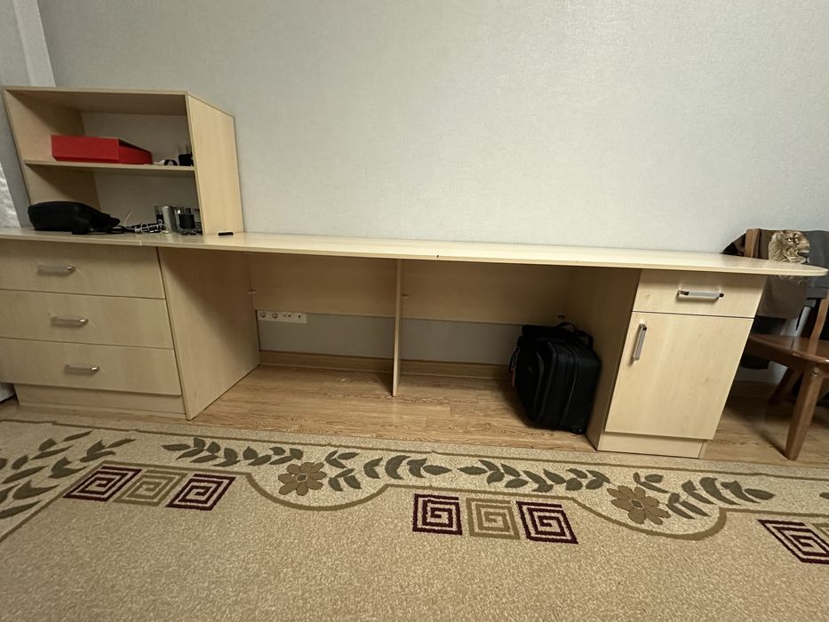 Рабочий стол с  2 тумбочками
