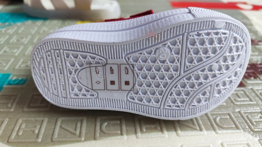 Бебешки обувки -  нови