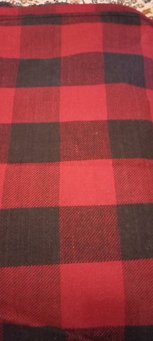 Неупотребявани битови черги и килими.