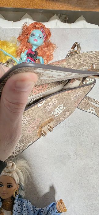 Сумка guess продам