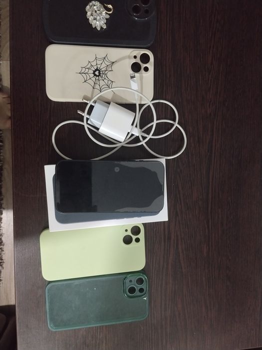iPhone 13  albastru