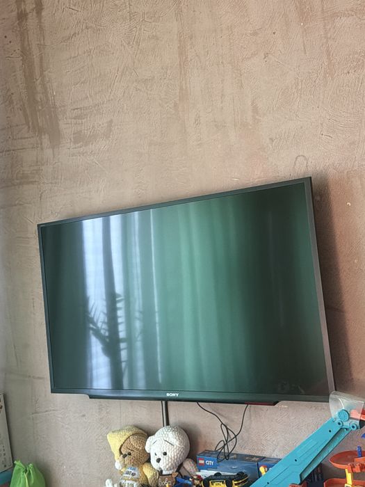 Продам телевизор на запчасти